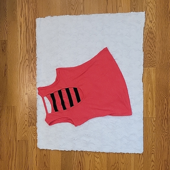 Victoria Sport Red Tank Top, Women's Medium, Great Condition! - Picture 5 of 5